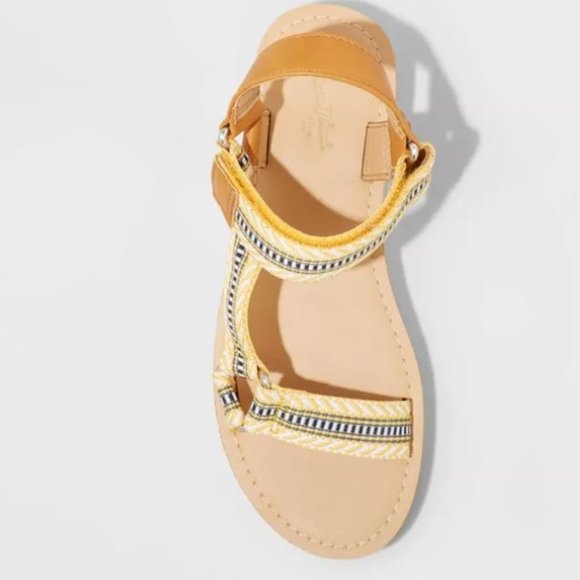 Women's Angie Heels - Universal Thread™ - Picture 5 of 7